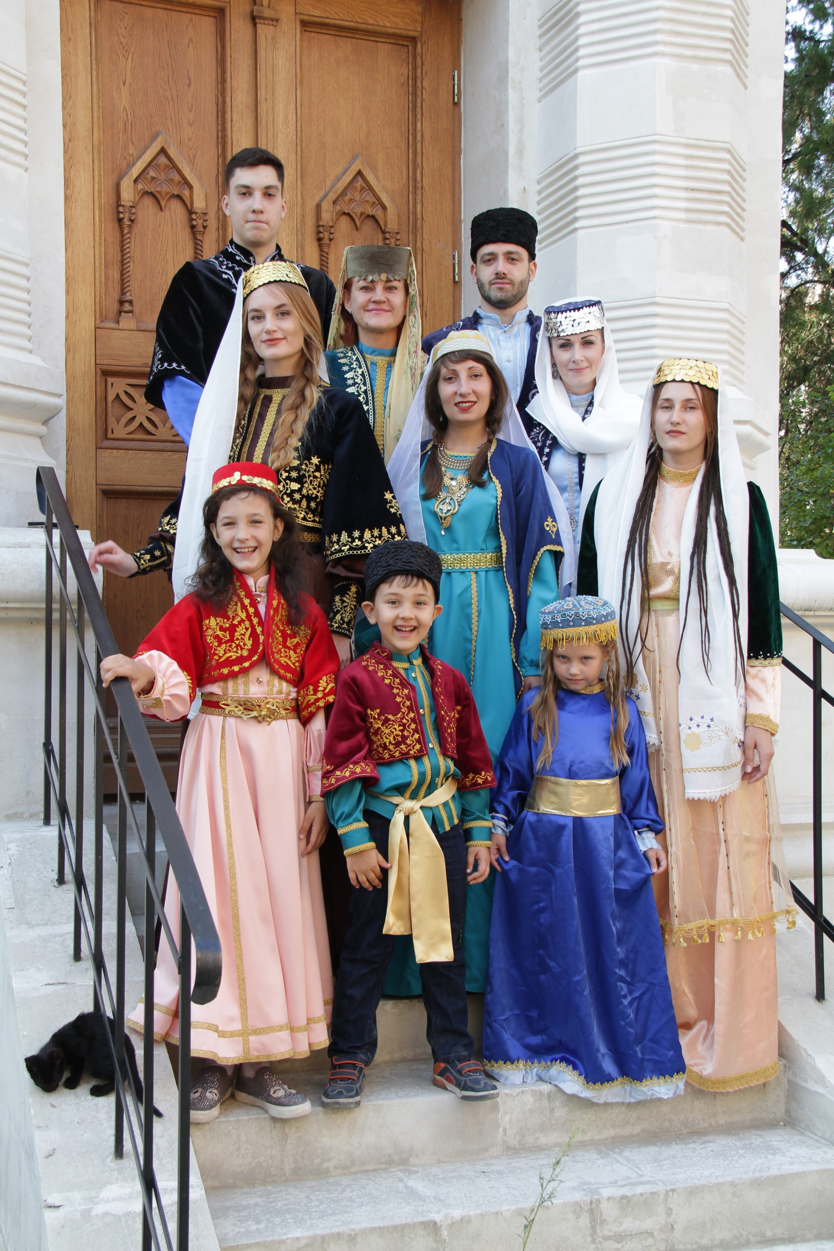 Кто такие караимы. Крымские караимы. Туркменские танцы. Национальный культурный центр. Показ мод караимы.